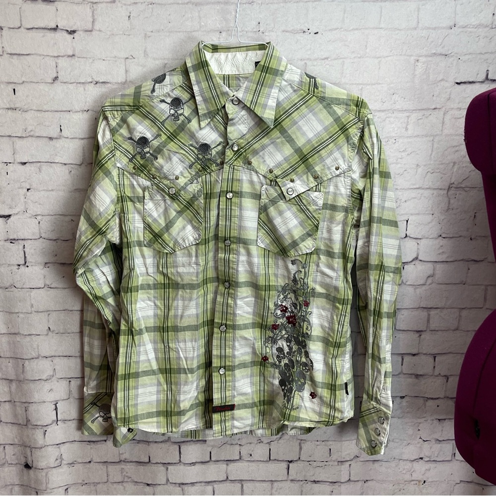 Fender size medium long sleeve button down shirt